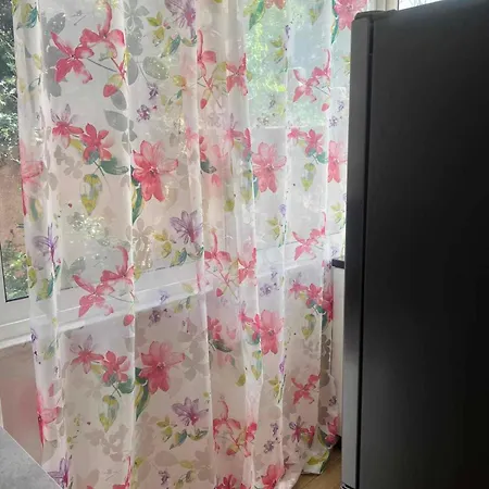 White Rose Apartment *