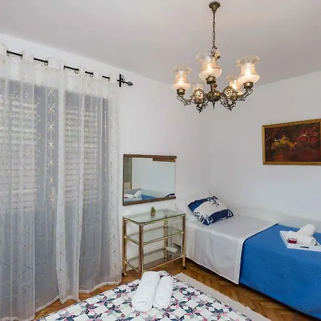 Apartment White Rose *