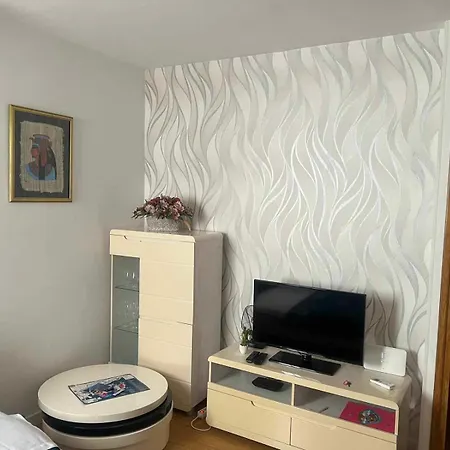 White Rose Apartment *