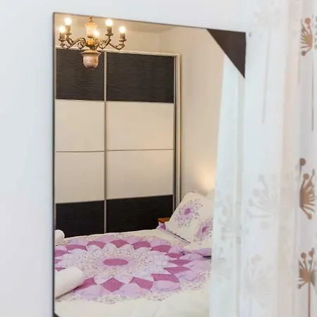White Rose Daire Dubrovnik